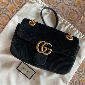 Gucci shoulder bag like new, 100%authentic in excellent conditions